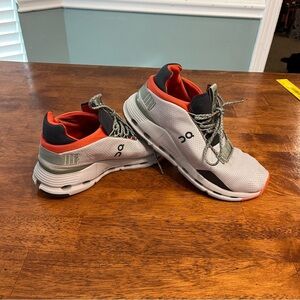 On Running On Cloudnova silver gray orange size women’s 8